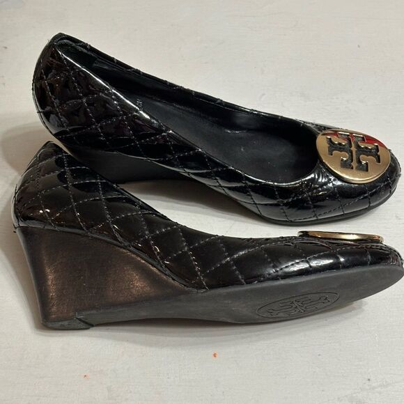 Tory Burch Patent Leather Quilted
Quinn Wedges Black Size 5.5 - Picture 8 of 8